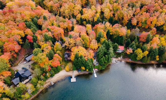 Eagle Lake Cottage | Located right by Sir Sam's Ski & Bike - Let the adventures begin!