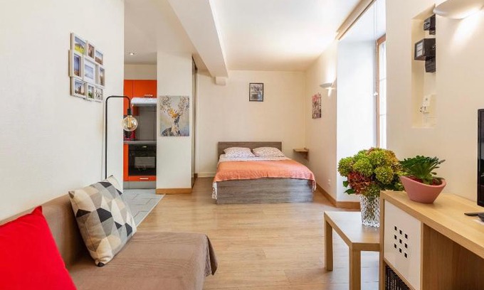 Riom Apartment | Location F1 neuf centre historique Riom (63) - Puy-de-Dôme, Auvergne