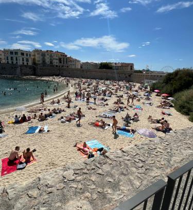 Antibes City Centre Boat Rental | Location