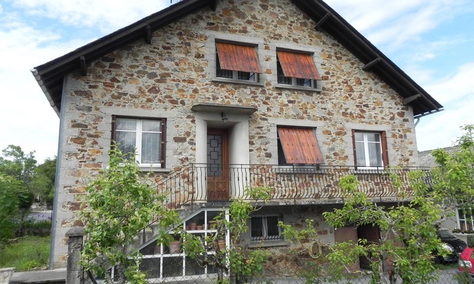 Quins House | Location Saisonnière Aveyron