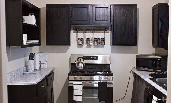 Elizabeth Park Valley House | Location , Pets, Parks and Recreation