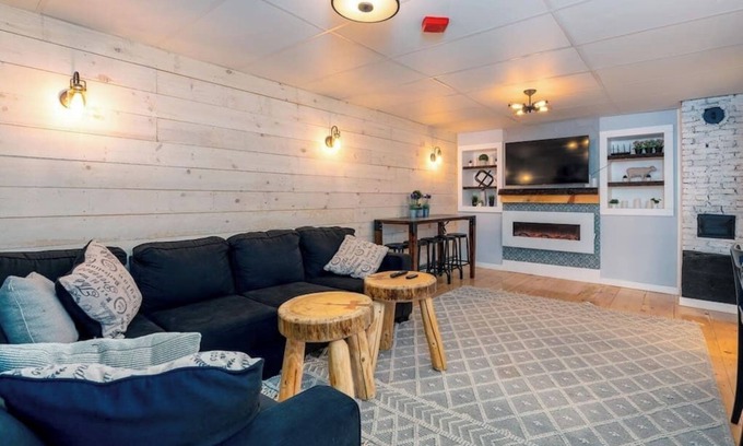 Stowe Village Historic District Apartment | Location! This Stunning 2 Bedroom on Main Street.