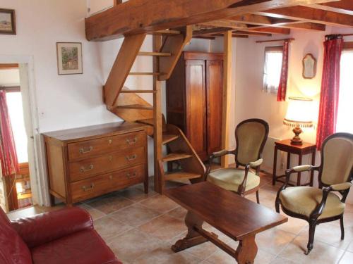 Loches House | Location unique en ville, 3 niveaux avec cave voûtée et troglodytique, charme et authenticité en Touraine - FR-1-381-162