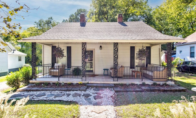 Rock Hill House | Loco Motive- Renovated House in Aragon c.1940 Near Winthrop & Glencairn Garden