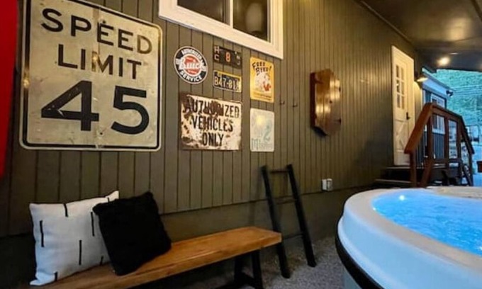 Locust Lake Village Cabin | LocustLakeVillage - Lake/Beaches, HotTub, Fire Pit