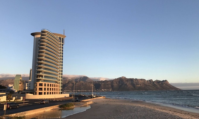 Strand Apartment | Loddeys Ocean View Apartments