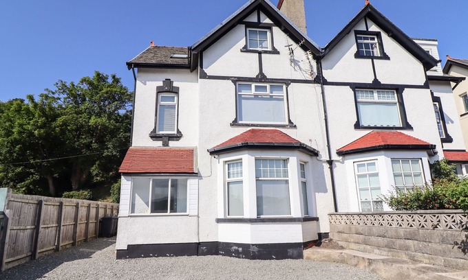Deganwy Cottage | LODESTAR, pet friendly, country holiday cottage in Deganwy