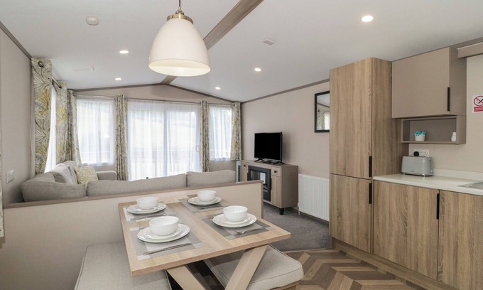 Winscombe Cottage | LODGE 11, family friendly, with a garden in Shipham