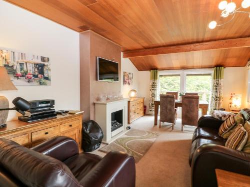 Woolfardisworthy House | Lodge 27