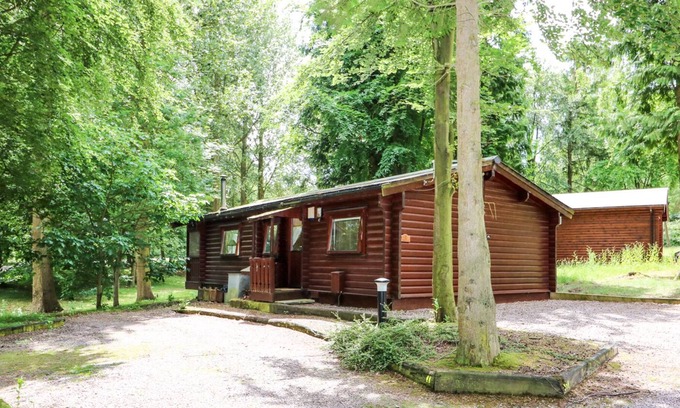 Kenwick House | LODGE 8, with open fire in Louth