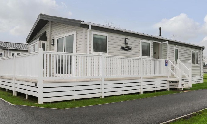 Chichester House | Lodge at Chichester Lakeside 2 Bed