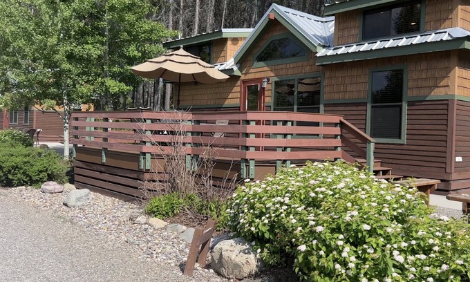 West Glacier Cabin | Lodge Pole