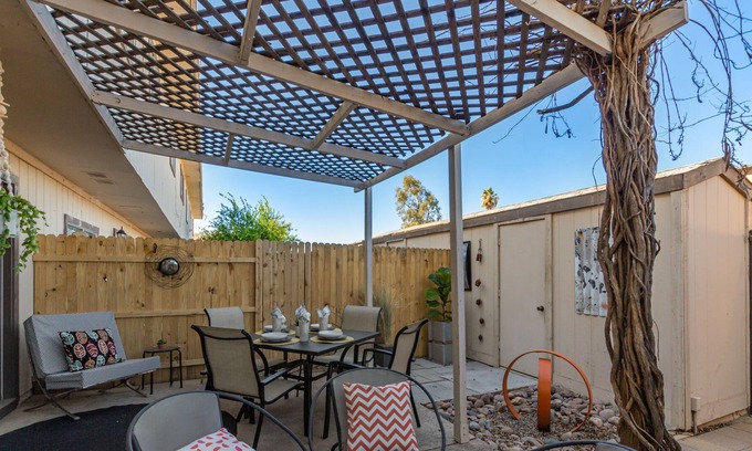 Tempe House | Lodge Townhouse 2 Bedroom Townhouse by Redawning