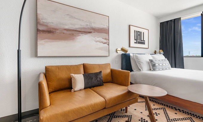 Greenway Plaza-Upper Kirby Apartment | Lodgeur | Studio w/smart TV & desk | Upper Kirby
