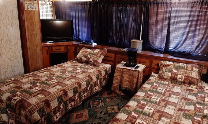 Kingston House | Lodging for Fishermen and Guided Striper Trips. Sleeps Two.