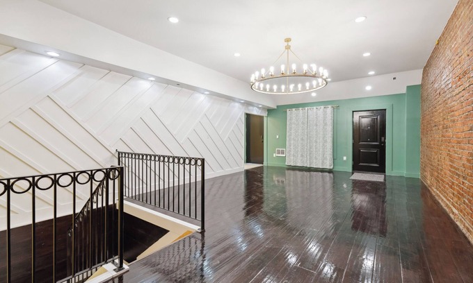 West Philadelphia Apartment | Lodgyy - Quiet & Chic Double-bed suite