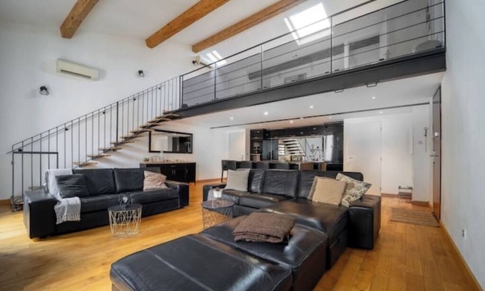 Gambetta Apartment | Loft ~ Air-conditioned, Parking, Fully Equipped