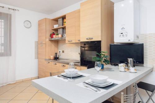 Scandellara Apartment | Loft - Comfort Studio - [10m Piazza Maggiore]