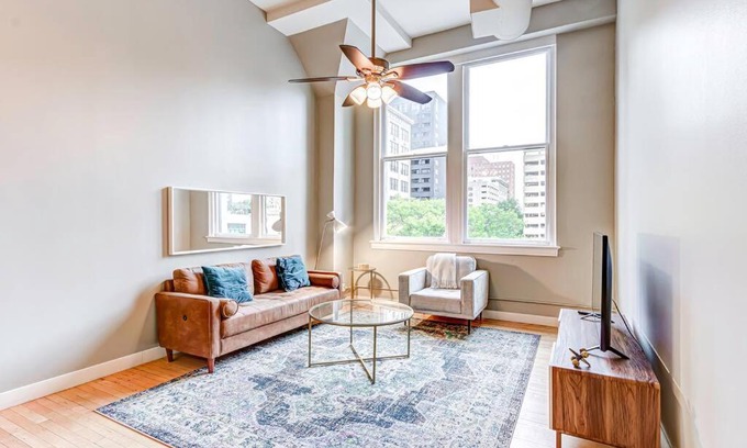 Fort Worth Apartment | Loft Downtown free parking