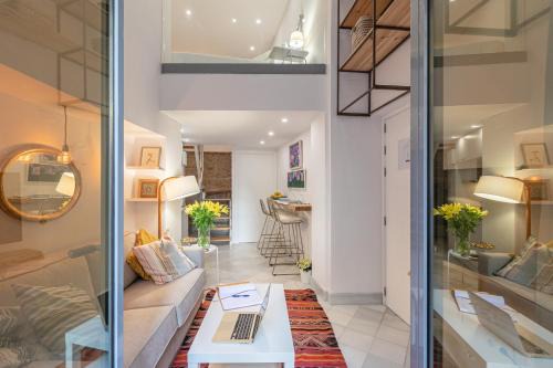 Museo Apartment | Loft duplex Sevilla wall