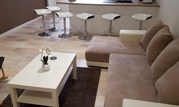 Jacquard - Prefecture Apartment | Loft Haussmannien Central 80m2 Avec Cuisine Américaine, Wifi & Tramway