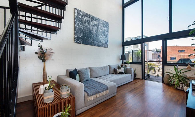 Richmond Apartment | Loft Living Close to the MCG