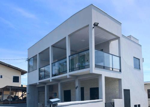 Meia Praia Apartment | Loft’s -260m da Praia- C/AR -Tv filmes e Series