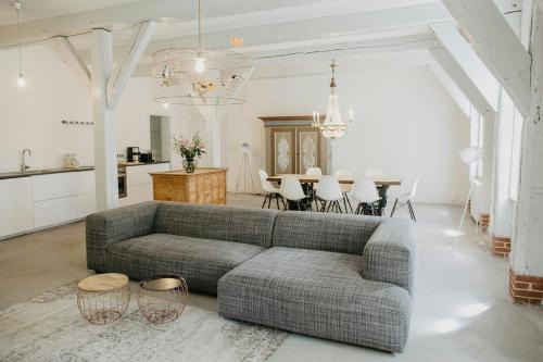 Tetenbull House | Loft Under Thatch Retreat In Eiderstedt Nature