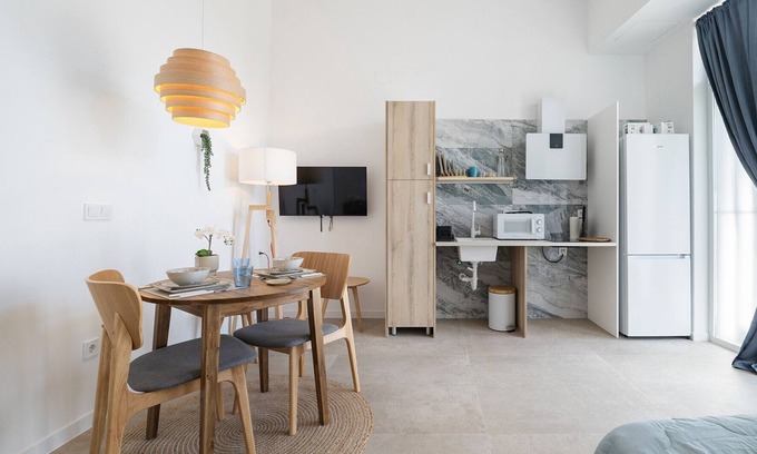 Jesus Apartment | Loft Valencia near train station AVE - UY70 A