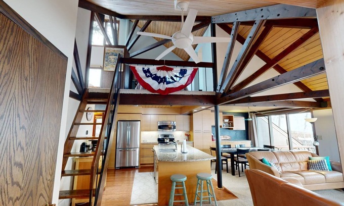 Spicer Ski Chalet | Lofted Cottage @ Indian Beach