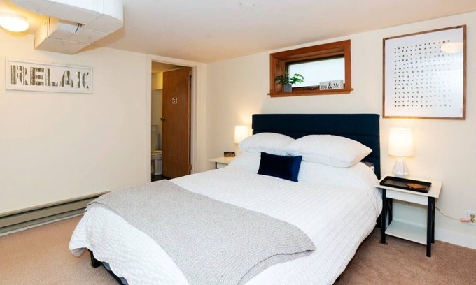 Whittier Heights Apartment | Loftium | Cute Ballard Home on a Quiet Street!