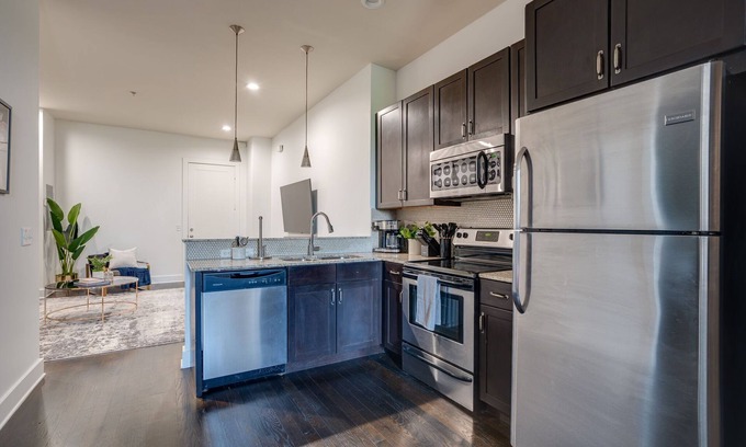 Midtown House | Lofts At 30th - Country Record - Mins To Broadway