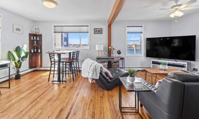 Willard Apartment | Lofty South Portland Apartment