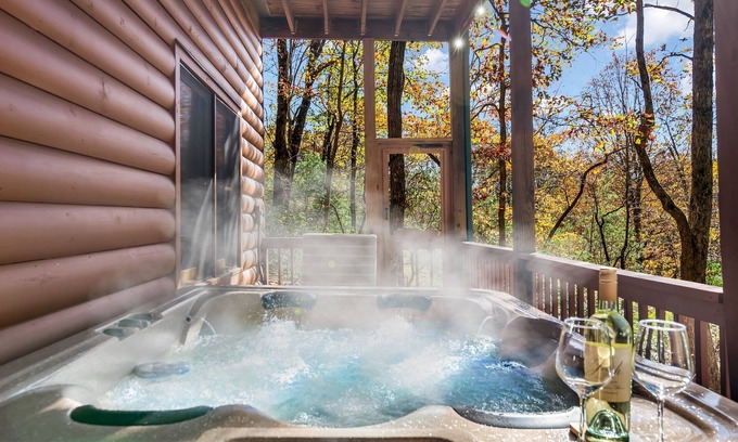 Dahlonega Cabin | Log Cabin & Carriage House, Lake, Wineries, Hiking