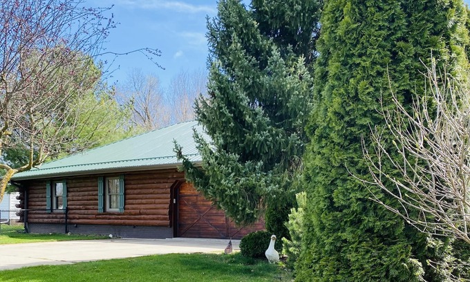 Shipshewana House | Log Cabin Haus in Amish Country nShipshewana, Indiana