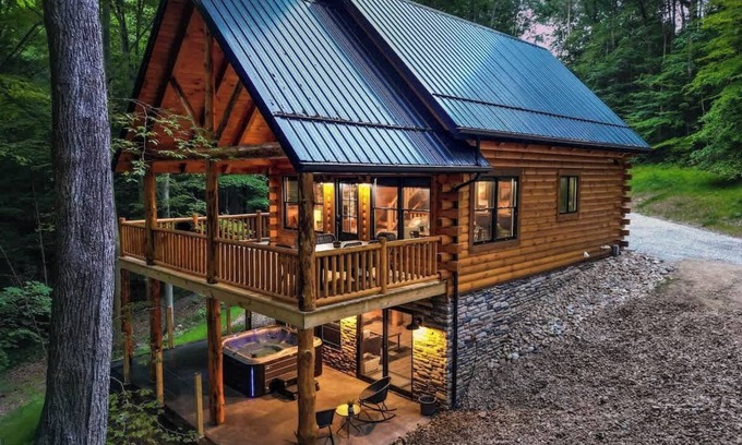 Logan Cabin | Log Cabin Luxury | Hot Tub, Dog Friendly, Fire Pit