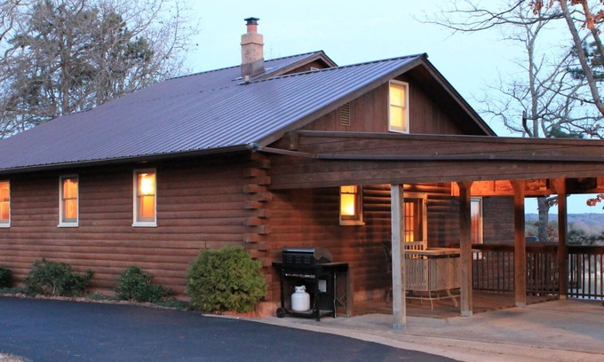 Rogers Cabin | Log Cabin-Panoramic Lakeview, Pool Table, Kids Bunks, Rustic Hangout & Fire Pit!
