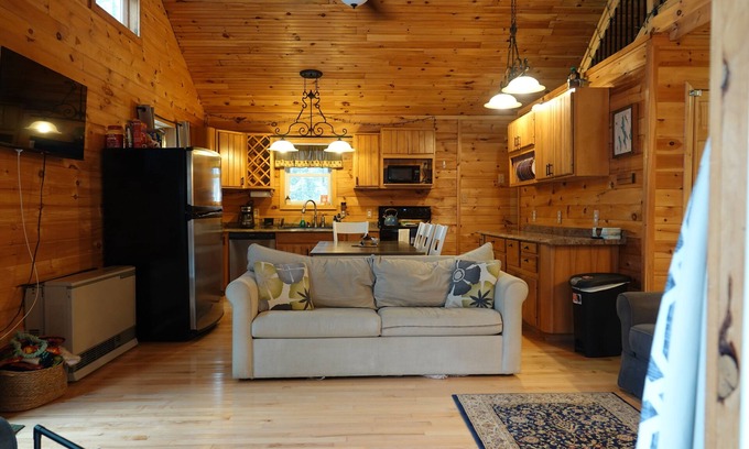 Oxford Cabin | Log Cabin Retreat, Thompson Lake