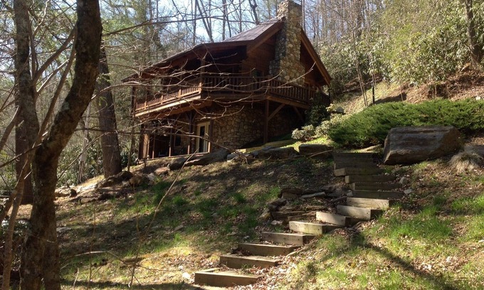 Burnsville Cabin | Log Cabin -*River Front *Kayaks and Tubes* Super Clean*