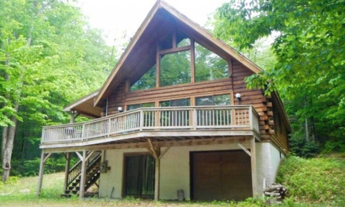 Wardsboro Cabin | Log Cabin with Hot Tub - Perfect for family vacation and group getaways!