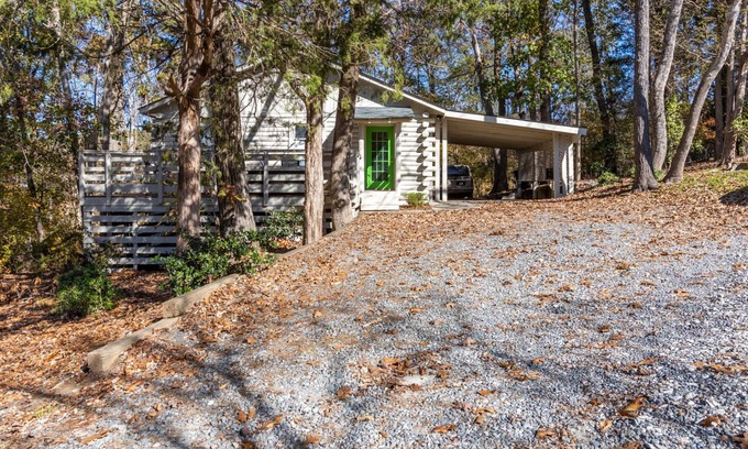 Bowling Green House | Log Cabin with private dock on Lake Wylie