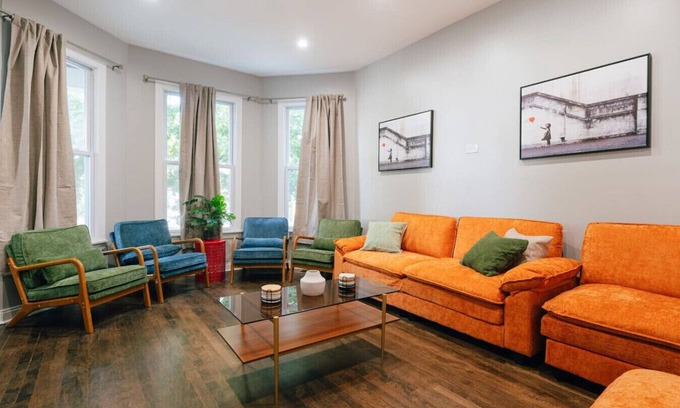 Avondale Apartment | Logan Duplex - Sleeps 14 - 2 Ba