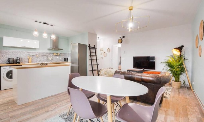 Saint-Max Apartment | Logement avec parking privatif au pied du tram