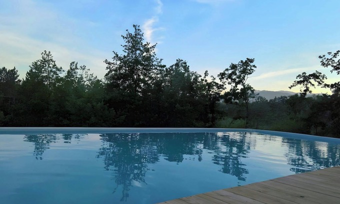 Entrepierres Cottage | Logement insolite super confort, piscine chauffée
