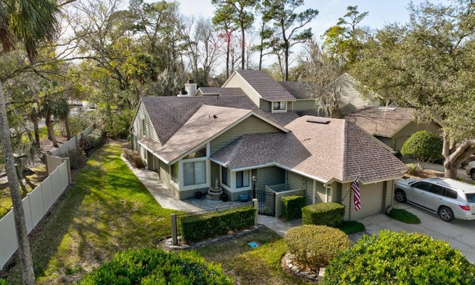 Palm Valley House | Loggerhead Lodge