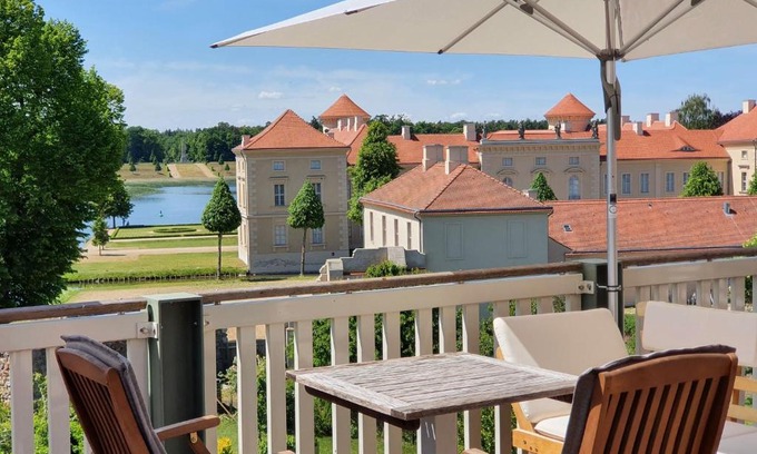 Rheinsberg Apartment | LoggiaHaus am Schloss, 5 Ferienwohnungen, teils mit Schloss- und Seeblick