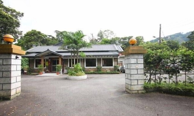 Shiding District House | Lohas Gallery Long Stay Hostel