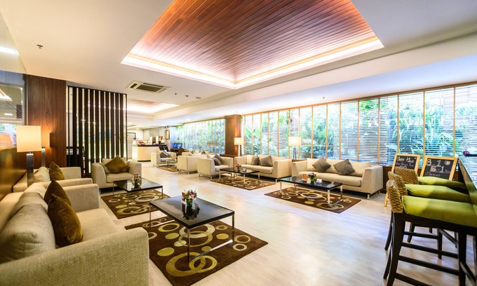 Ploenchit Hotel | Lohas Residences Sukhumvit