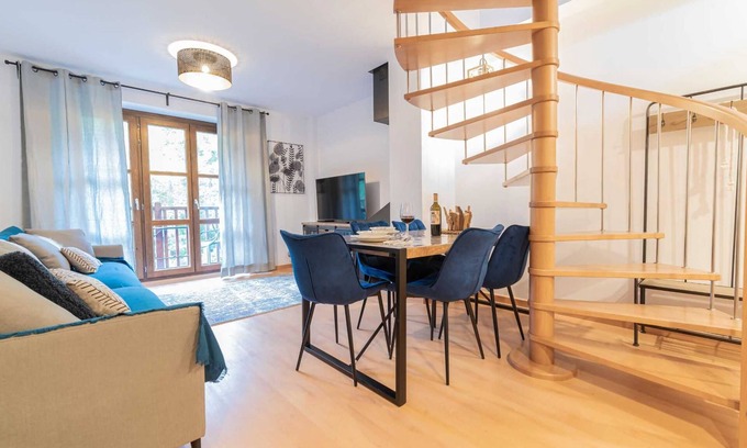 Benasque Apartment | LOIRA SANCHINES HOUSE: Luxury Duplex in Benasque