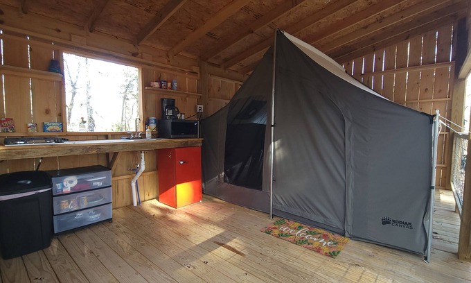 Pikeville Cabin | Loki's Lair - Cozy cabin in serene Pikeville with WiFi access
